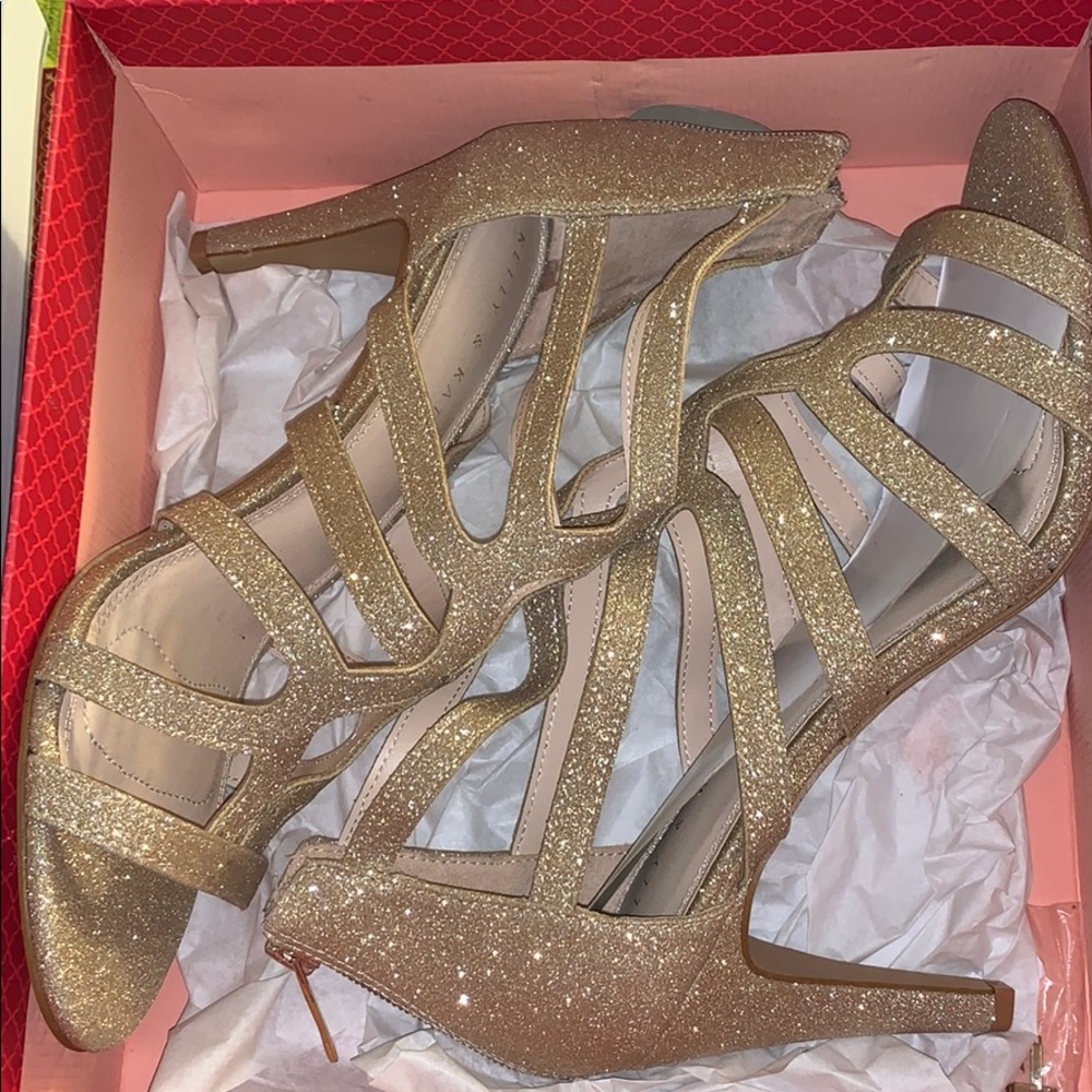 Kelly & Katie Champagne Heels